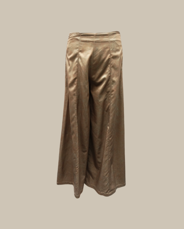 Gonna pantalone color oro, mezzo elastico su schiena