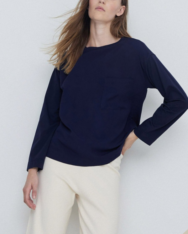 T-shirt blu over manica lunga 100% cotone con taschino frontale