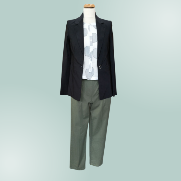 Pantalone verde in cotone tasche laterali, elastico in vita - immagine 2