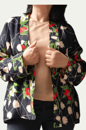 Kimono corto fantasia con fodera interna - stile unico dettagli ricercati