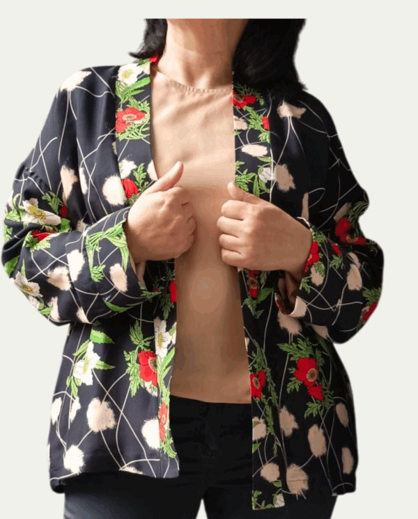 Kimono corto fantasia con fodera interna - stile unico dettagli ricercati
