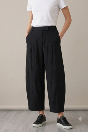 Pantalone nero con elastico in vita taglio baloon, tasche laterali