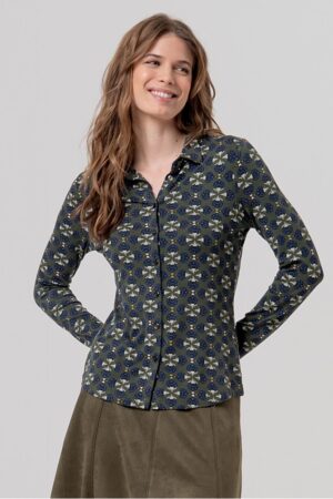 Camicia in jersey elasticizzato base verde con disegni geometrici