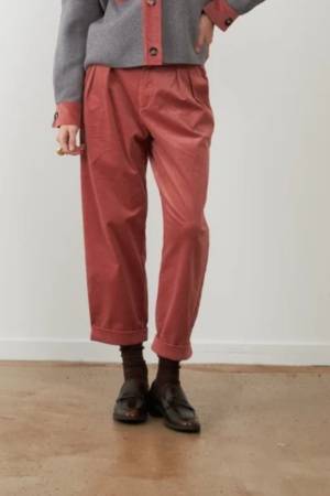 Pantalone in velluto a coste piccole taglio baggy color rosa